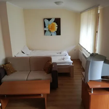 Cedar Self Catering *